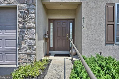 4509 Hillside Ct, Harrisburg, PA 17110-3346