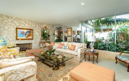 1629 Heather Ridge Dr, Glendale CA  91207-1035 exterior