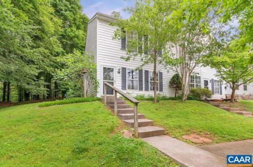 964 Towne Ln, Charlottesville, VA 22901-7002