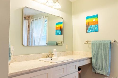 13 Foxcroft Rd, Niantic CT  06357-1415 exterior