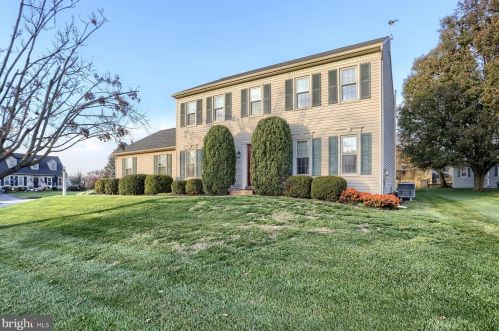 1531 Jefferson Ct, Lancaster PA  17602-1253 exterior