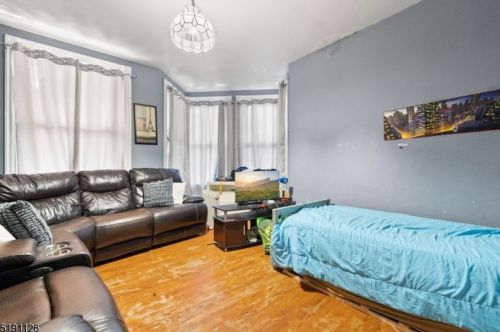 98 9th St, Newark NJ  07107 exterior