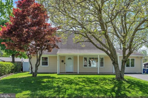 6 Holton Ln, Willingboro, NJ 08046-1820