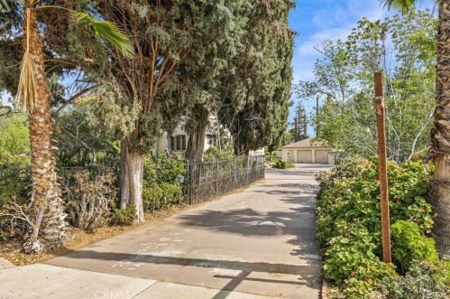 5216 Victoria Ave, Riverside CA  92506-1565 exterior