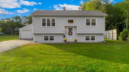 4 Amalfi St, Lisbon, ME 04252-1122
