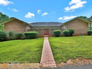 100 Chinaberry Ln, Lagrange, GA 30240-9569