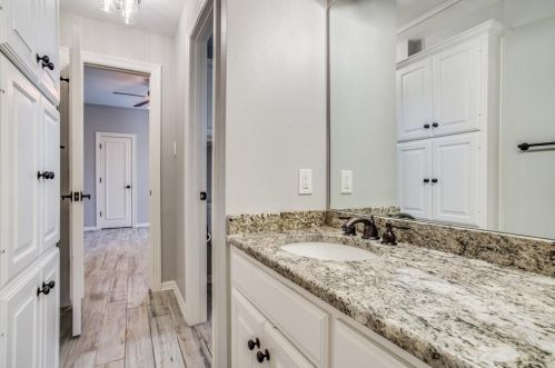 6309 Dysart Cir, Dallas TX  75214-5605 exterior