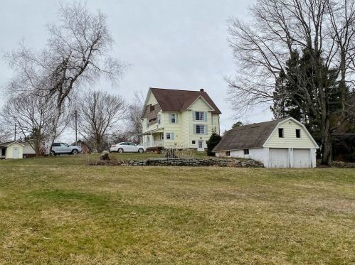 912 Pone Ln, Franklin, PA 16323-3854