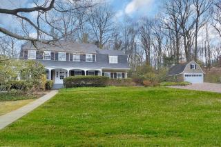 44 Old Smith Rd, Tenafly, NJ 07670-2226