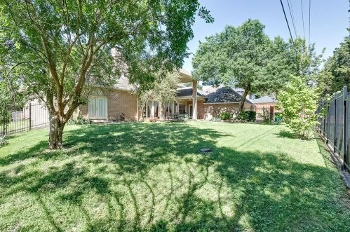 2212 Vly Vw Dr, Cedar Hill TX 75104-6712 exterior