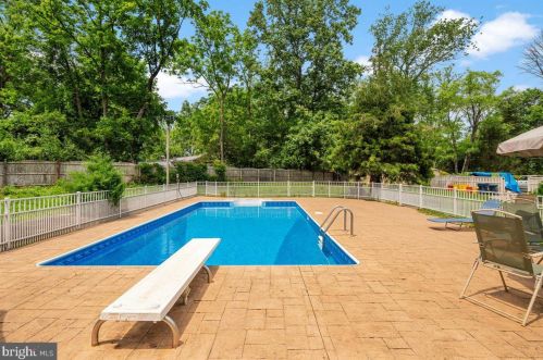 1 Teak Ln, Princeton NJ 08540-4724 exterior