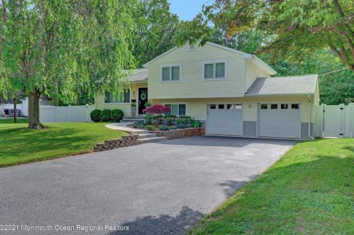 43 Nautilus Dr, Leonardo, NJ 07737-1307
