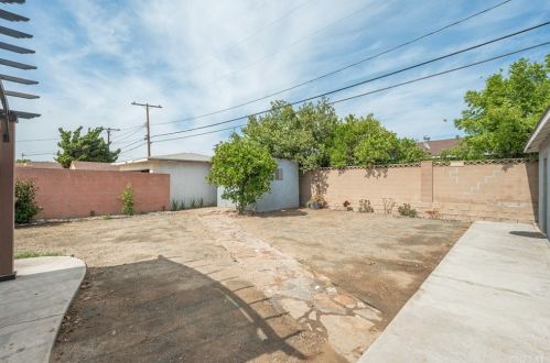 526 Buttonwood St, Anaheim CA  92805-2225 exterior