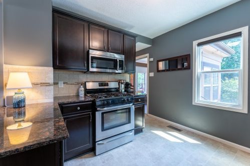 588 Hall Ave, Saint Paul MN  55107-2840 exterior