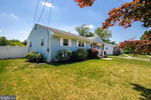 709 Mildred Ave, Somerdale, NJ 08083-2010