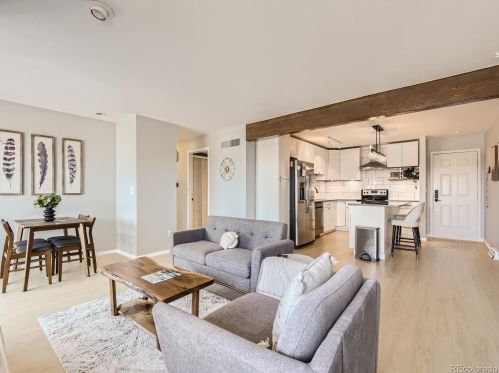 10343 Peakview Ave, Englewood, CO 80111-6228