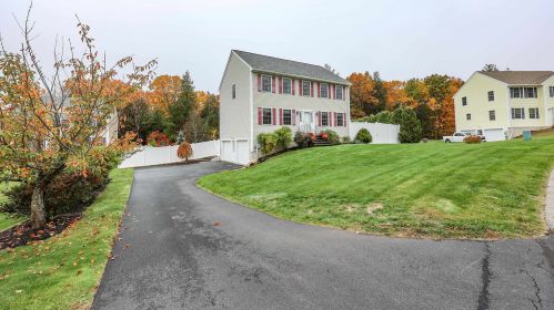 52 Waterford Dr, Sandown, NH 03873-2077