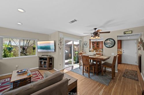 4492 Apricot Rd, Simi Valley, CA 93063-0401