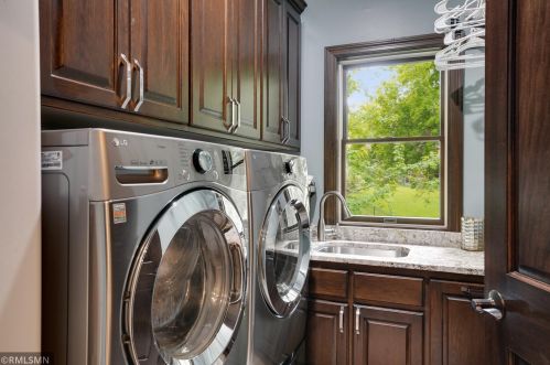 10147 Bridgewater Pkwy, Saint Paul MN  55129-8587 exterior