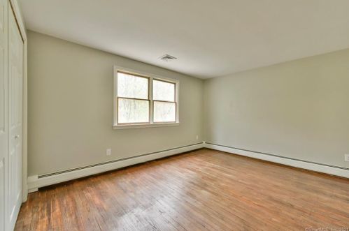 195 Orchard Hill Dr, Wapping CT  06074-3022 exterior