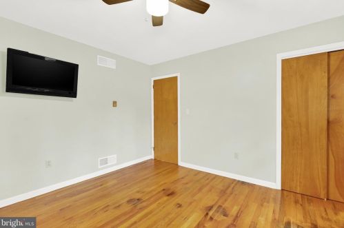 699 Barnstable Rd, Carlisle PA  17015-7425 exterior