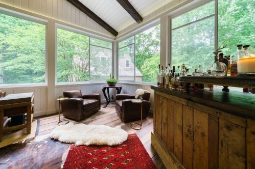 1574 Cave Rd, Atlanta GA  30327-3120 exterior