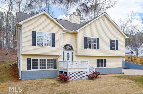 173 Oak Leaf Dr, Carrollton, GA 30116-7549