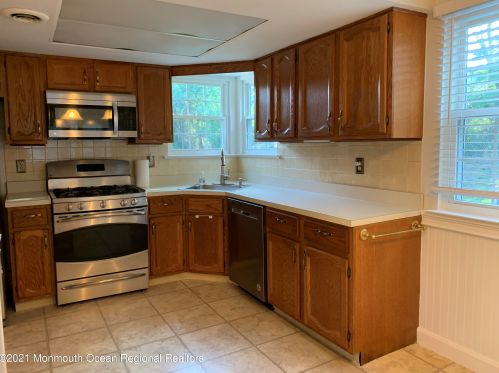 2121 Llewellyn Pkwy, Lacey, NJ 08731-3818