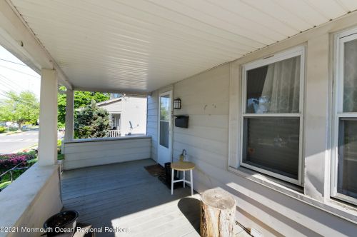 25 Drummond Ave, Tinton Falls, NJ 07701-1405