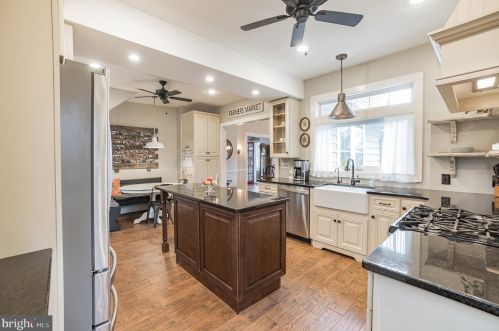 612 Grove St, Tavistock, NJ 08033-1123