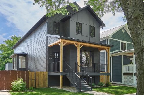 4139 Richmond St, Chicago, IL 60618-2613