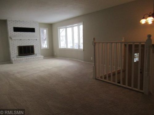 991 Farrington St, Saint Paul MN  55117-5119 exterior
