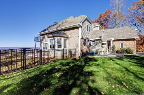 315 Copper Ridge Rd, Southington, CT 06489-4649