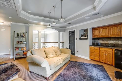 5968 Riverbend Pl, Fort Worth TX  76112-1064 exterior