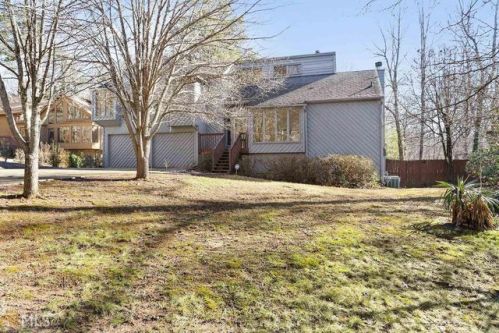 2718 Tritt Springs Dr, Marietta, GA 30062-5272