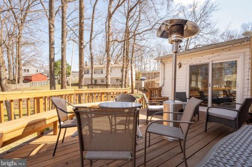 6705 Little Ann Ct, Springfield VA  22152-2629 exterior