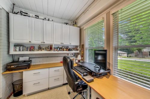 2452 Elizabeth Ann Ln, Atlanta GA  30324-3713 exterior