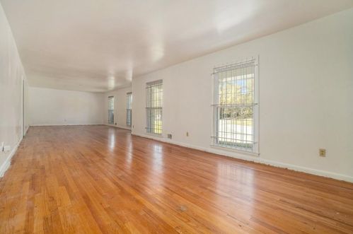 352 Harris Manor Dr, Atlanta GA  30311-2117 exterior
