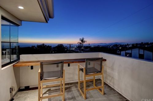 825 Highview Ave, Manhattan Beach, CA 90266-5810
