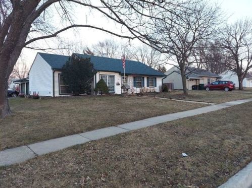 1001 Oakland Dr, Streamwood, IL 60107-2106