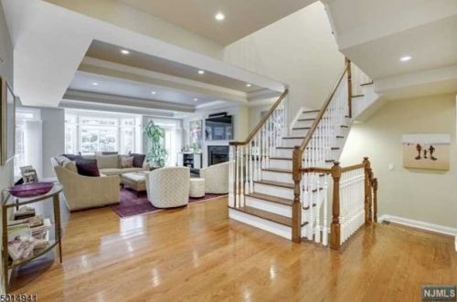 34 Metzger Dr, Town Center, NJ 07052-6630