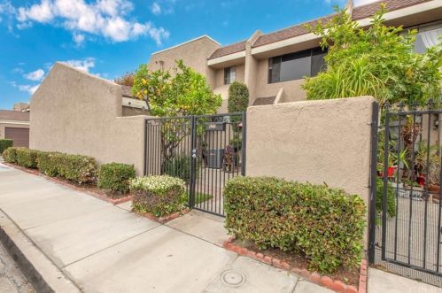 7641 College Dr, Stanton, CA 90680-1540