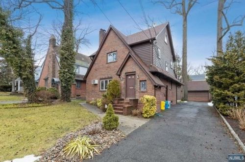291 Winthrop Rd, Teaneck, NJ 07666-3044