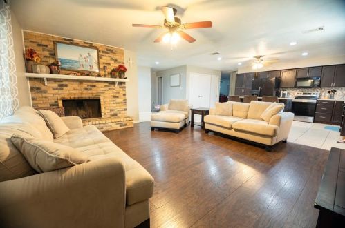 6326 Mc Cartney Ln, Garland TX 75043-5934 exterior