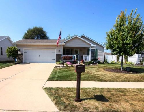 1820 13th St, Silvis, IL 61282-2011