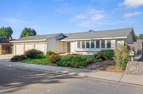 3509 Brentford Way, Modesto, CA 95356-2034