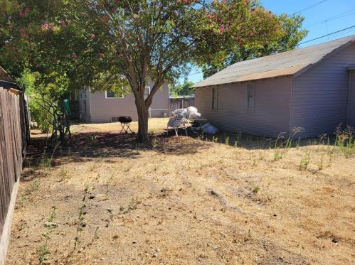 1301 Lyons Ave, Turlock, CA 95380-4121