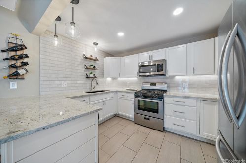 1641 Jackson St, Denver, CO 80206-1922