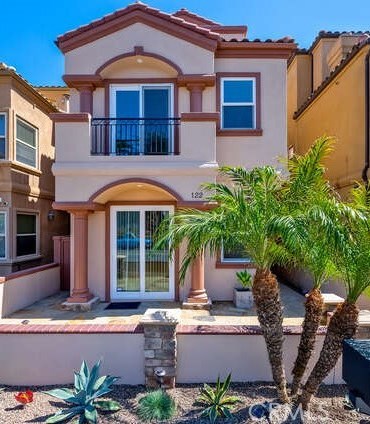 122 9th St, Huntington Beach, CA 92648-5022