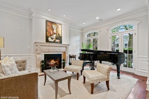 946 Montana St, Chicago, IL 60614-2409